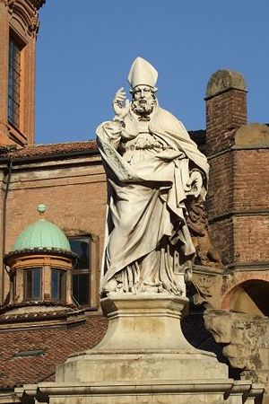 Statua di San Petronio a Bologna